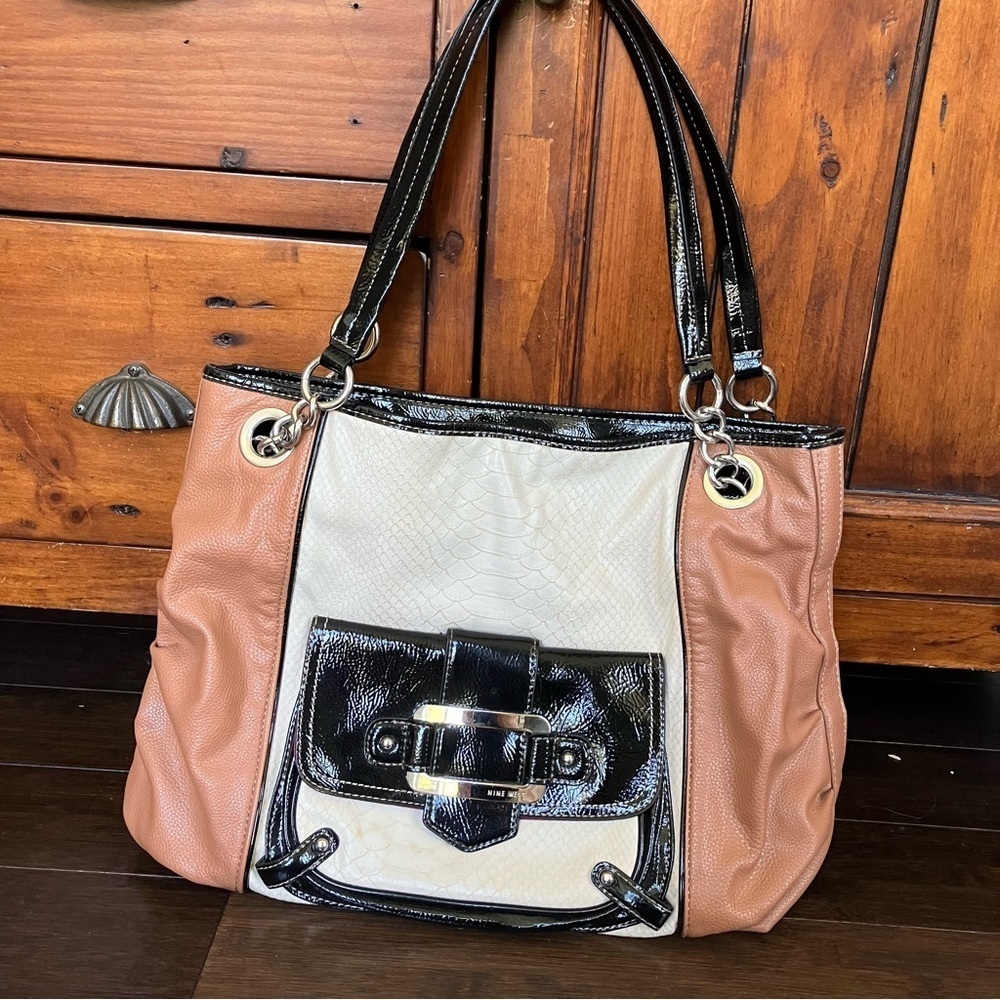 Nine West brown cream / white / black shoulder bag / purse. EUC!